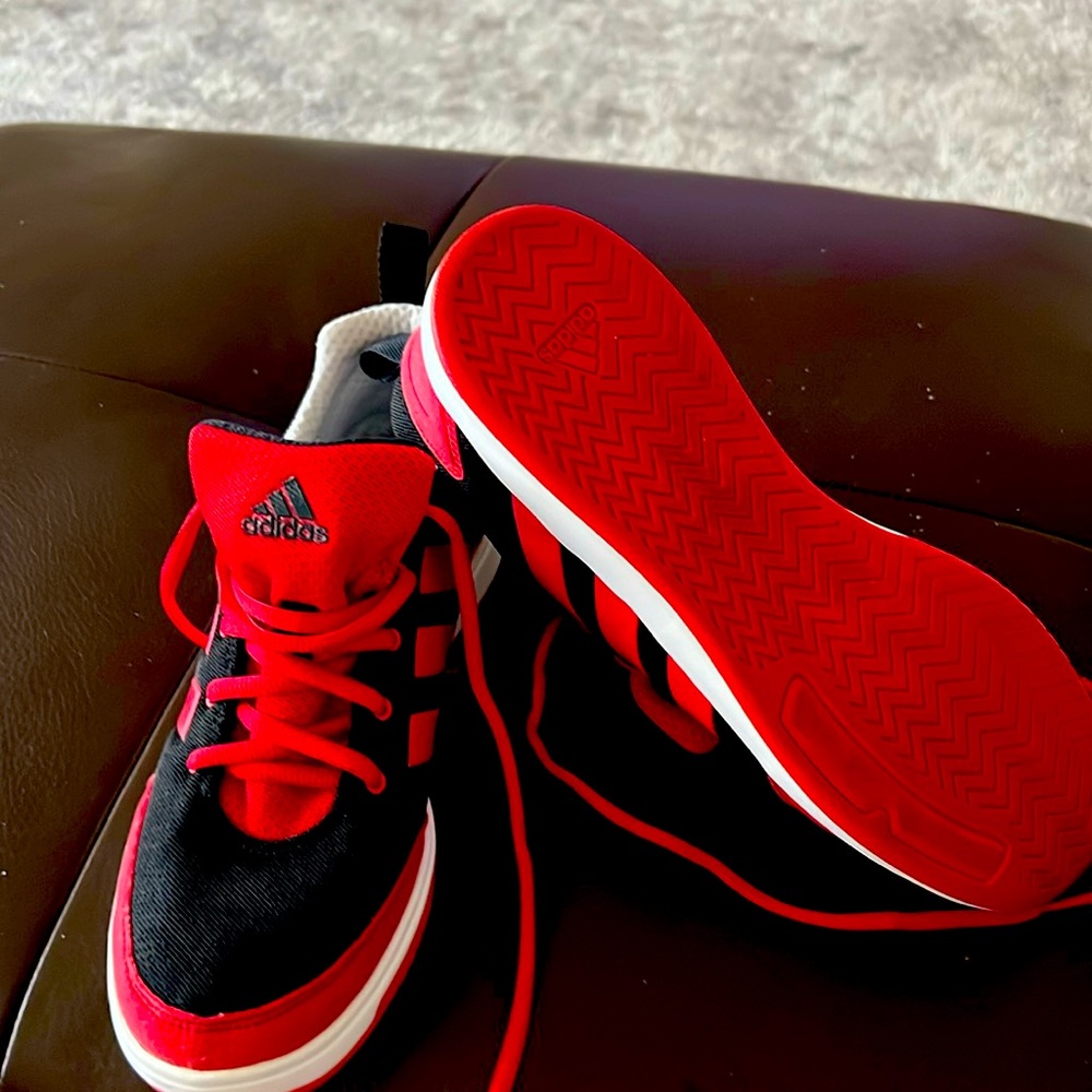 Adidas  black and red low sneakers, very light